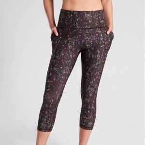 Athleta Lightning City Lights Capri - Size S